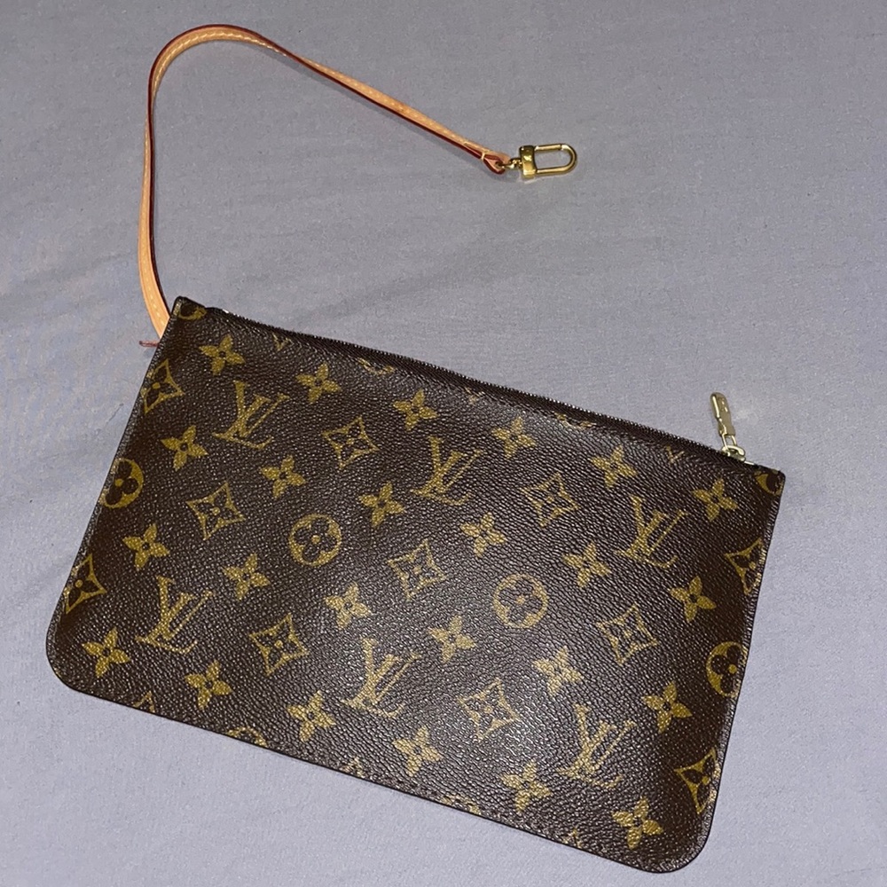 SOLD- Louis Vuitton Monogram Neverfull MM Pouch